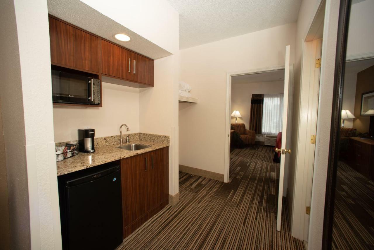 Northfield Inn Suites And Conference Center Springfield Buitenkant foto